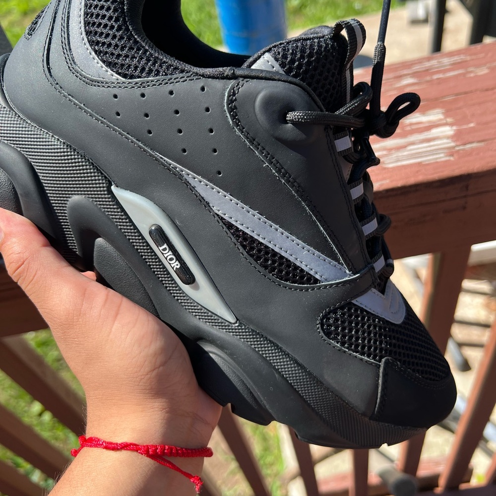 *CRAZY STEAL* Dior B22 SIZE 10 US